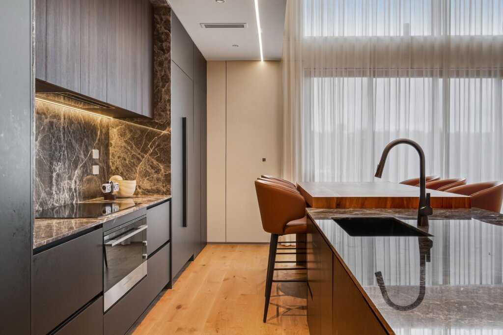 Backridge Way, Flat Bush interior