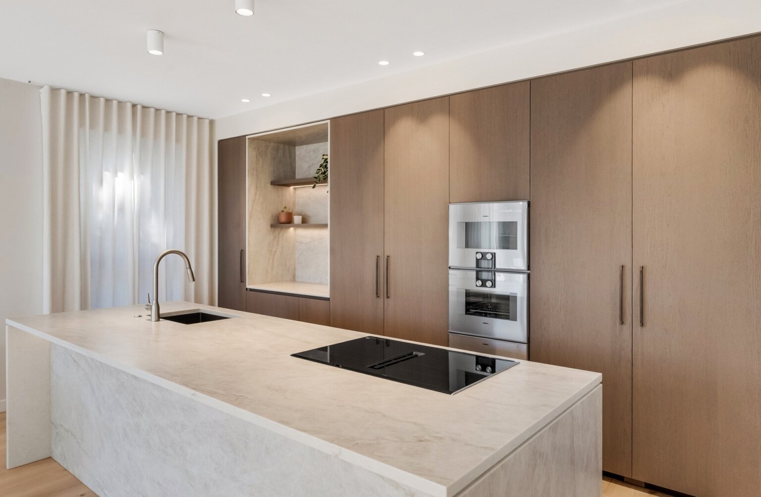 Isobel Road, Greenhithe interior photograph