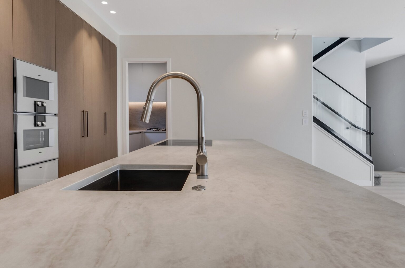 Isobel Road, Greenhithe interior photograph